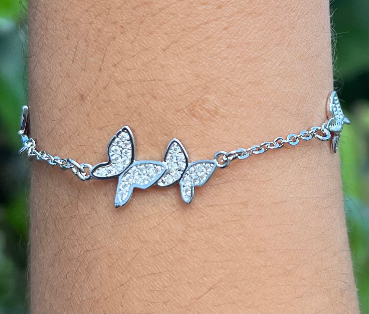 🦋 NEW! Butterfly Charm Pan Style Bracelet – Elegant & Trendy Gift for Women