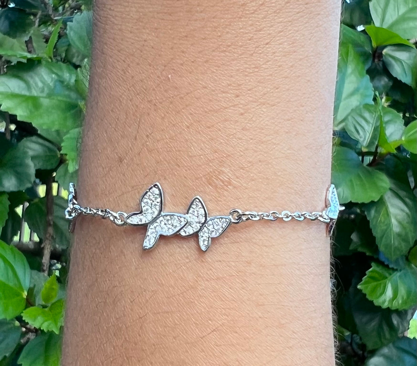 🦋 NEW! Butterfly Charm Pan Style Bracelet – Elegant & Trendy Gift for Women